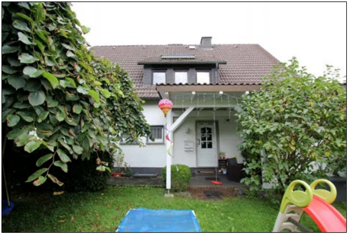 Wohnhaus mit ausgebautem Dachgeschoss in Wenden — Bild 2