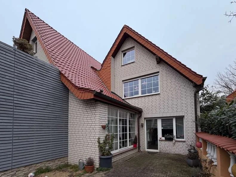 Zweifamilienhaus, Garage in Paderborn