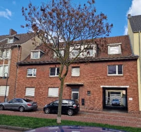 Eigentumswohnung (3 Zimmer K, D. B und Kellerraum) sowie ein Kfz-Stellplatz, Eigentumswohnung (2 Zimmer K, D. B und Kellerraum) sowie ein Kfz-Stellplatz in Wesel