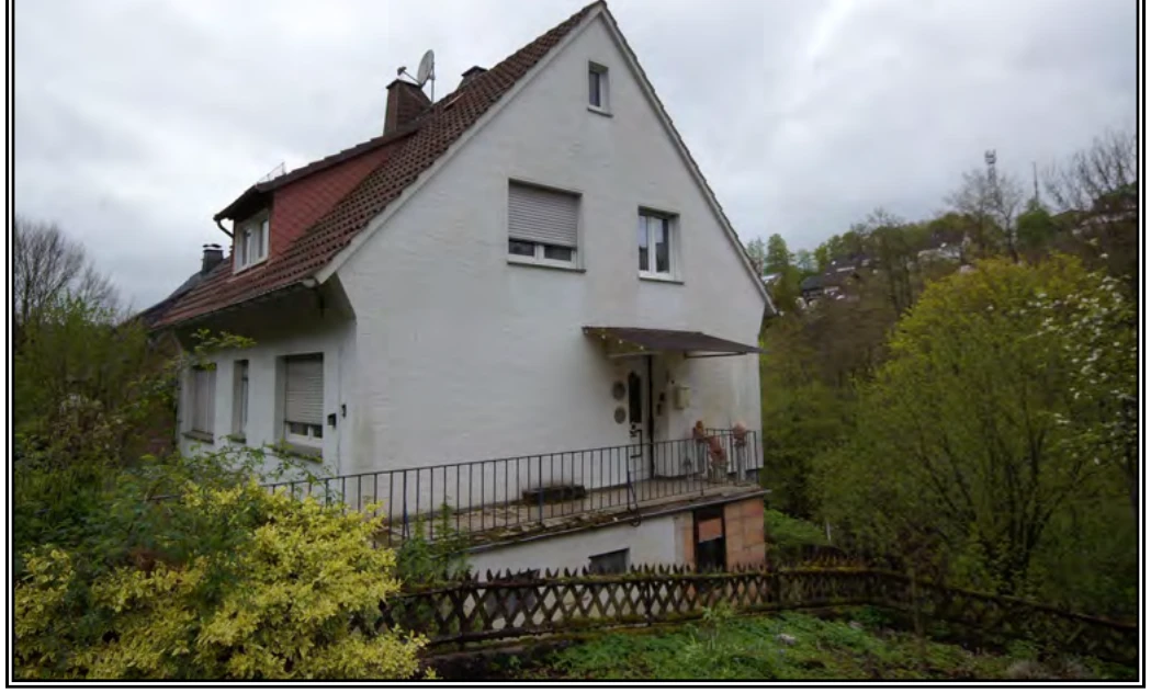 Garage, Einfamilienhaus in Büren — Bild 2
