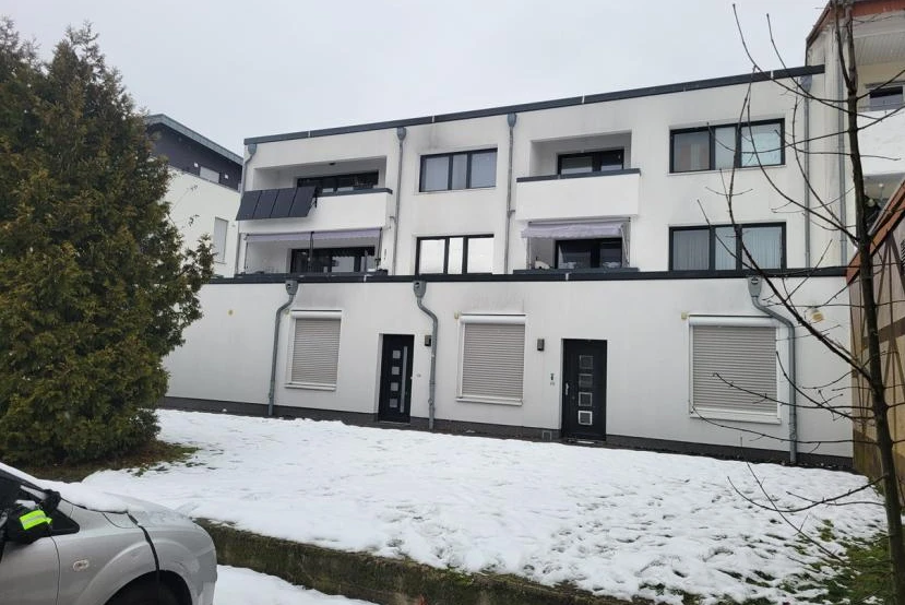 Kfz-Stellplatz, Eigentumswohnung (3 bis 4 Zimmer) in Paderborn