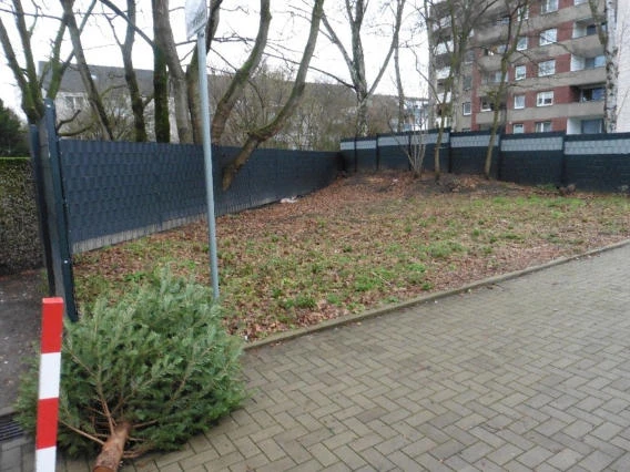 Einfamilien-Doppelhaus mit PKW-Stellplatz sowie Miteigentum an Wegeflächen und einer Garagen- und Stellplatzanlage in Gladbeck — Bild 2