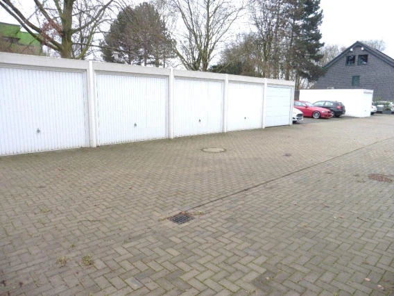 Einfamilien-Doppelhaus mit PKW-Stellplatz sowie Miteigentum an Wegeflächen und einer Garagen- und Stellplatzanlage in Gladbeck — Bild 3