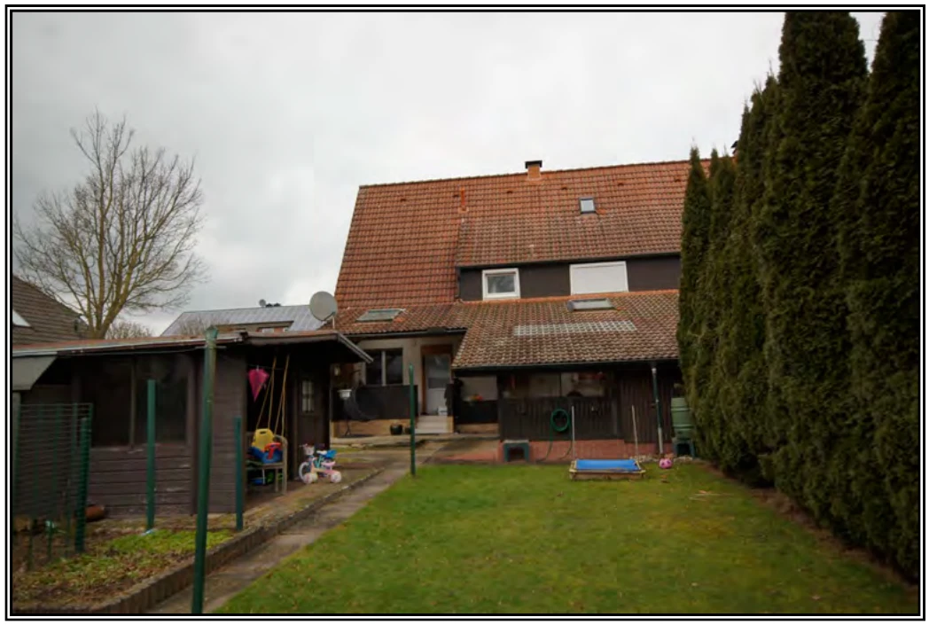 Kfz-Stellplatz, Garage, Doppelhaushälfte in Steinheim — Bild 3