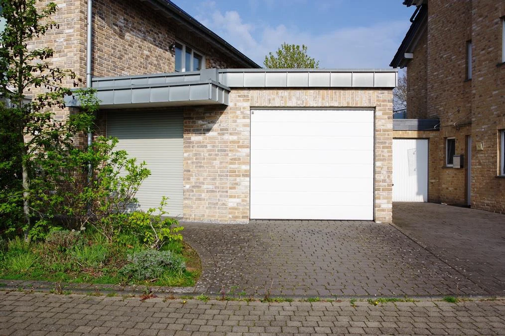 Garage, Einfamilienhaus, Einfamilienhausgrundstück mit zwei Einzelgaragen in Jüchen — Bild 2