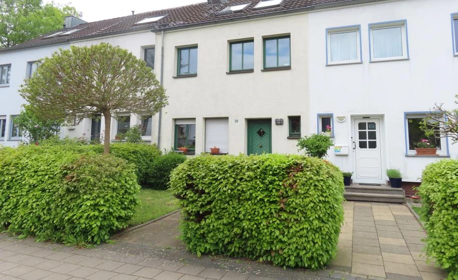 Einfamilienhaus als Reihenhaus mit separater Garage in Aachen — Bild 2