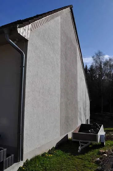 Garage, Einfamilienhaus, Nebengebäude (ehemalige Scheune / Stall) in Dahlem — Bild 3