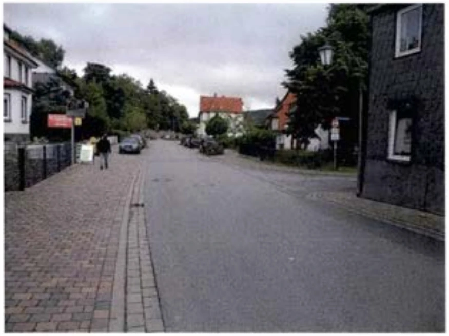 Wohn- und Geschäftshaus in Dassel — Bild 2