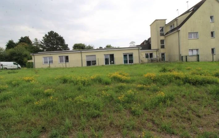 freistehendes, zweigeschossiges und vollständig unterkellertes Wohnhaus (Vorderhaus), zuzüglich ausgebautem Dachgeschoss, sowie einem eingeschossigen Anbau an der Rückseite in Herten — Bild 3