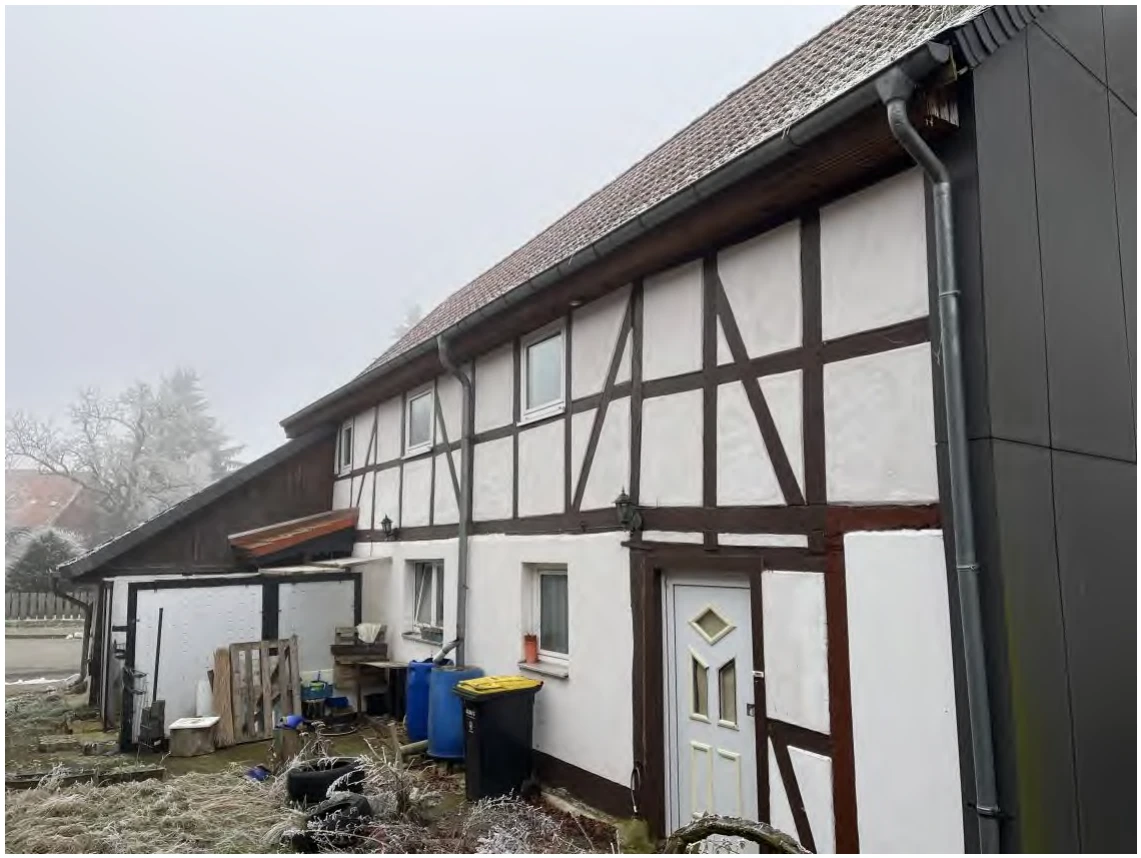 Zweigeschossiges, nicht unterkellertes Zweifamilienhaus mit nicht ausgebautem Dachgeschoss in Remlingen — Bild 2