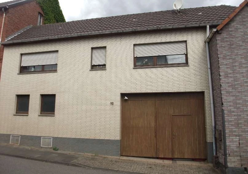 bebaut mit teilunterkellerter zweigeschossiger Resthofstelle bestehend aus einen zweigeschossigem Einfamilienhaus mit Anbau und Scheune, mit Gewächshaus bebautem Grundstück, unbebautes Grundstück , unbebautes Grundstück, Wiese, teilweise mit Nadelbäumen bepflanzt,, unbebautes Grundstücke, Landwirtschaftsfläche in Bornheim — Bild 2