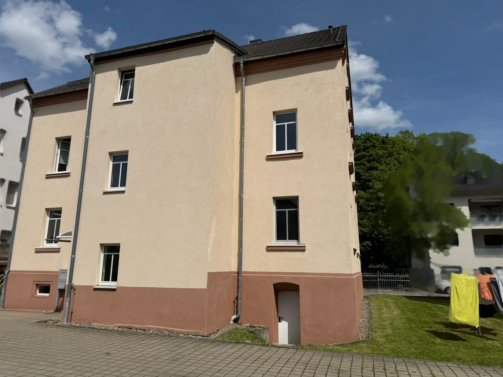 Mehrfamilienhaus in Niederwürschnitz — Bild 2