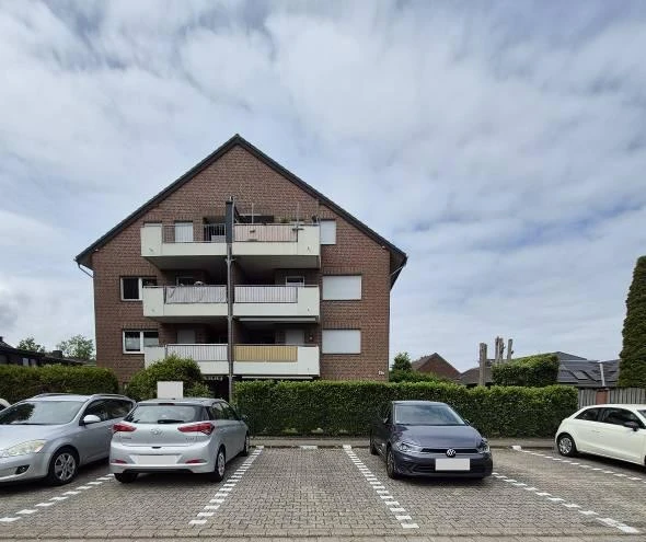 Kfz-Stellplatz, Eigentumswohnung (3 bis 4 Zimmer) in Korschenbroich — Bild 2
