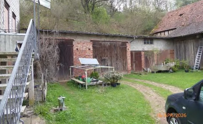 Einfamilienhaus, land- und forstwirtschaftlich genutztes Grundstück in Halgehausen