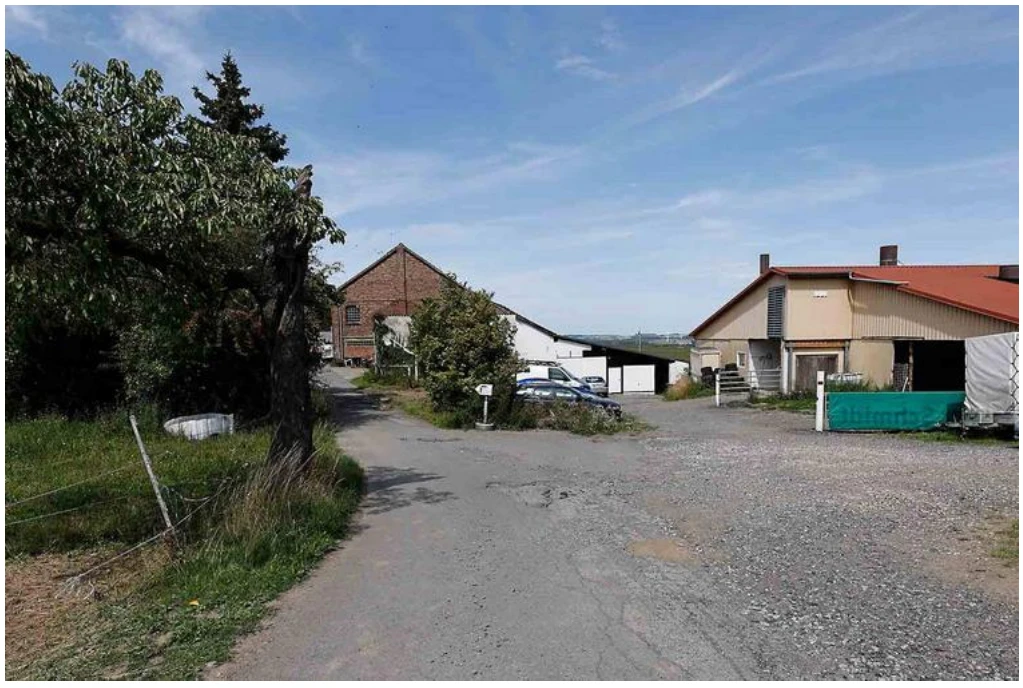 Wohnhaus und landwirtschaftlich genutztes Grundstück in Iserlohn — Bild 2