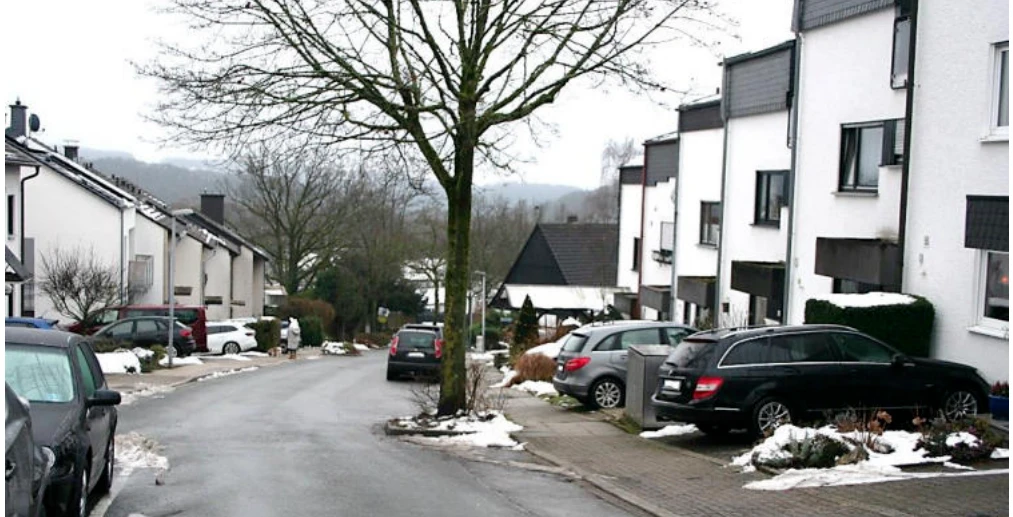 Kfz-Stellplatz, unbebautes Grundstück, Kfz-Stellplatz (Tiefgarage), Einfamilienhaus in Herdecke — Bild 3