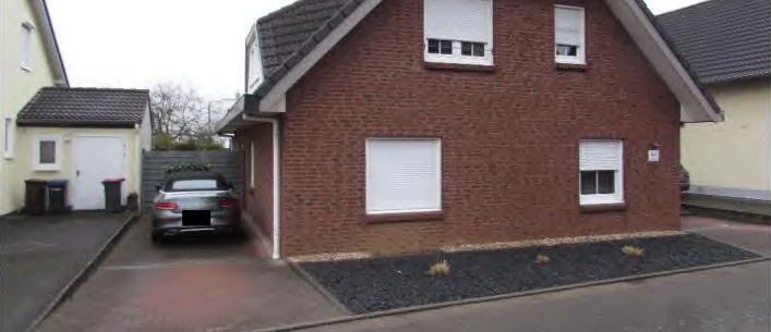 Zweifamilienhaus, Kfz-Stellplatz in Pulheim