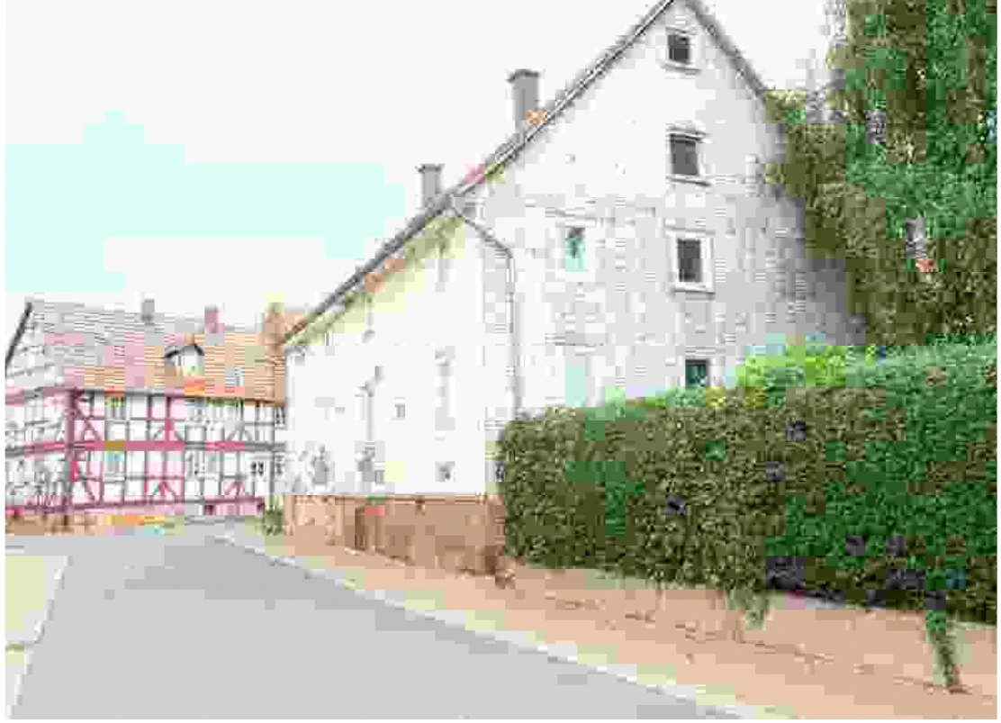 Eigentumswohnung (3 bis 4 Zimmer), Kfz-Stellplatz, Wohnungseigentum nebst Kfz-Stellplatz in Willingshausen — Bild 2