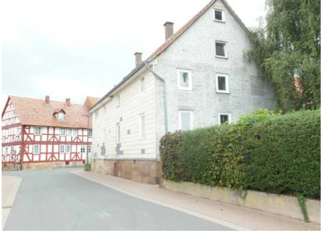 Eigentumswohnung (3 bis 4 Zimmer), Kfz-Stellplatz in Willingshausen — Bild 2