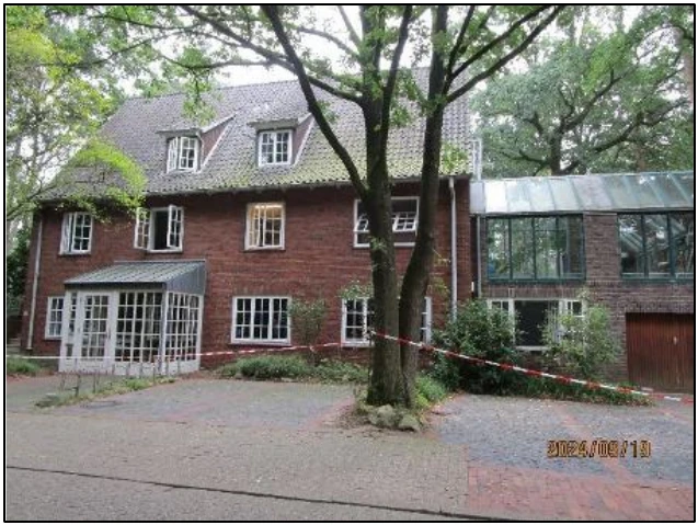 Einfamilienhaus, mit ehemaliger Praxis, Garage und Gartenhaus in Hatten — Bild 2