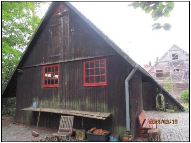 Einfamilienhaus, mit ehemaliger Praxis, Garage und Gartenhaus in Hatten