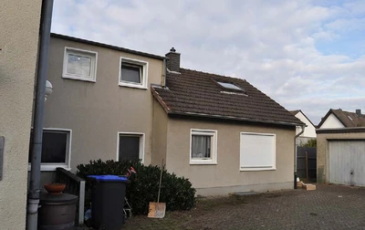Kfz-Stellplatz, Mehrfamilienhaus, 3 Garagen in Bergisch Gladbach