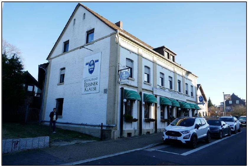 Wohn-/Geschäftshaus, Verkehrsfläche in Bergisch Gladbach