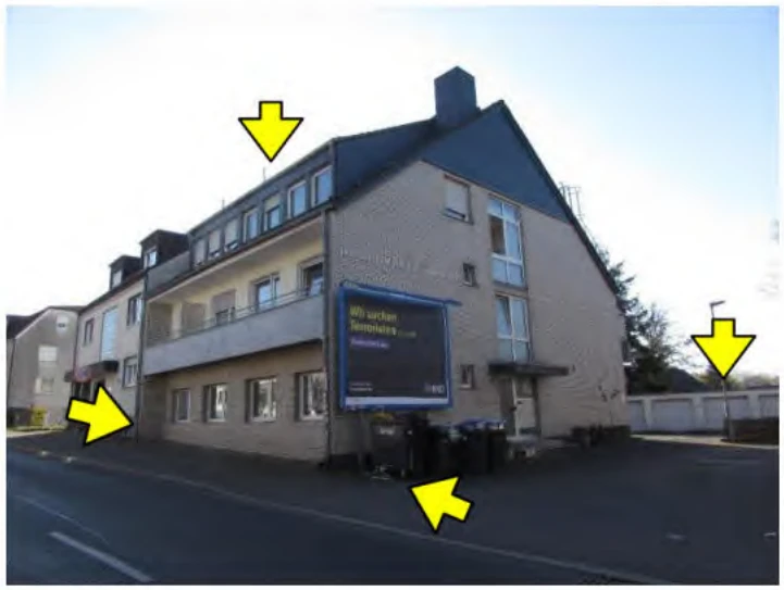 Mehrfamilienhaus, Kfz-Stellplatz, Garage in Bergisch Gladbach — Bild 2
