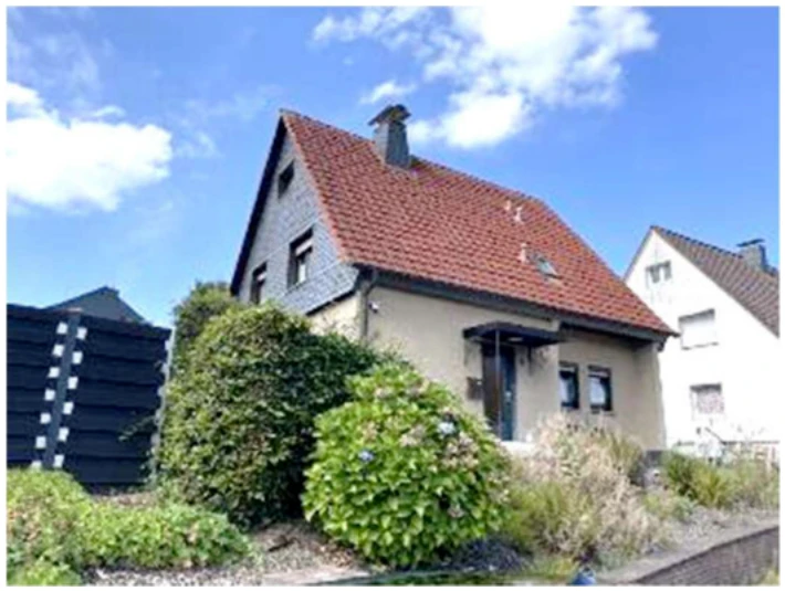 Einfamilienhaus, mit Einliegerwohnung und Pkw-Garage in Wermelskirchen — Bild 3
