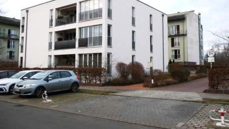 Eigentumswohnung (3 bis 4 Zimmer), Kfz-Stellplatz (Tiefgarage) in Berlin — Bild 3