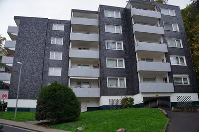 Kfz-Stellplatz (Tiefgarage), Mehrfamilienhaus, Garage, Eigentumswohnung (3 bis 4 Zimmer) in Leverkusen
