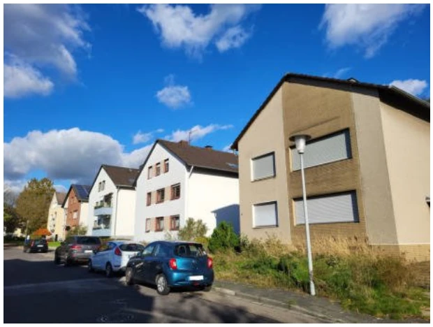 Zweifamilienhaus, Eigentumswohnung (3 bis 4 Zimmer) in Leverkusen — Bild 2