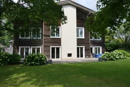 Garage, Einfamilienhaus, Freistehendes Einfamilienhaus mit Doppelgarage in Leverkusen — Bild 2