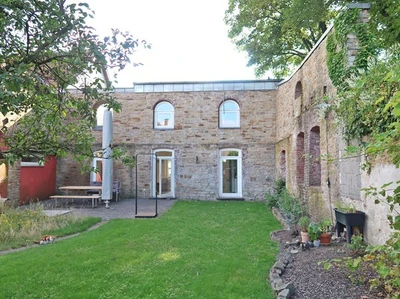 Einfamilienhaus mit Doppelgarage und Garten in Bochum