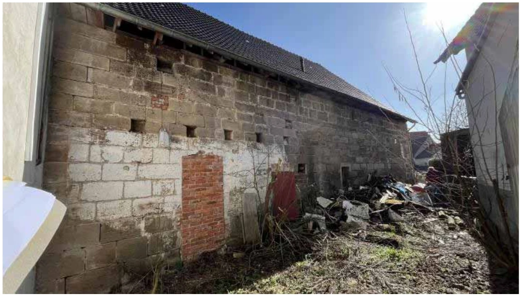 Mehrfamilienhaus, ehemaliges landwirtschaftliches Objekt in Warburg — Bild 3