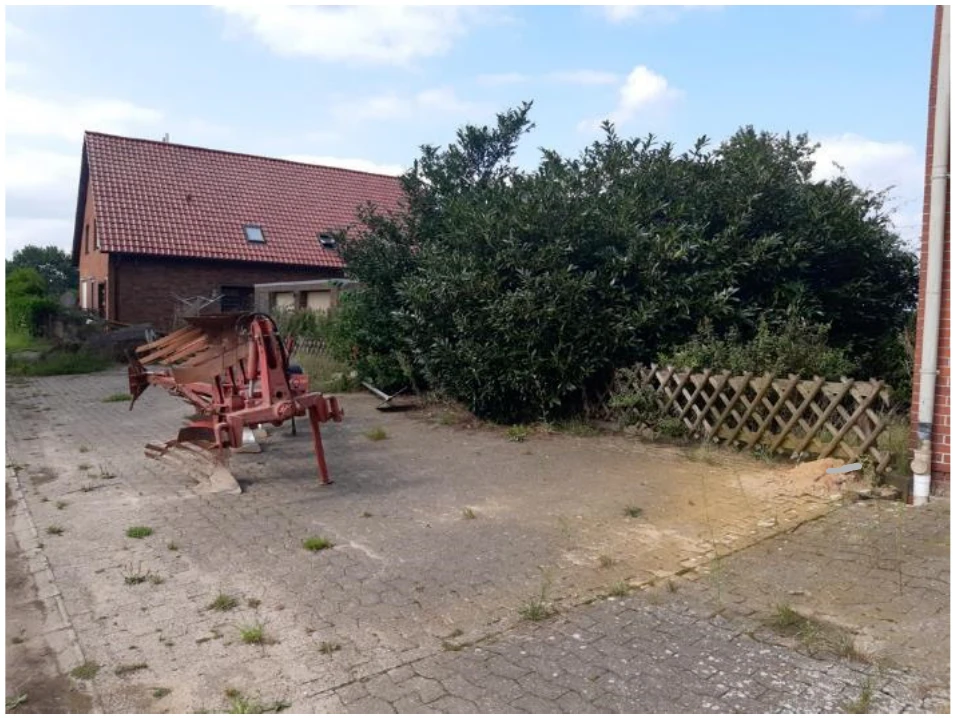 Zweifamilienhaus, unbebautes Grundstück in Petershagen — Bild 2