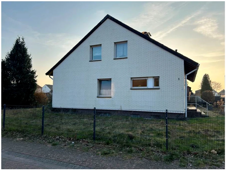 Garage, Einfamilienhaus in Porta Westfalica — Bild 3