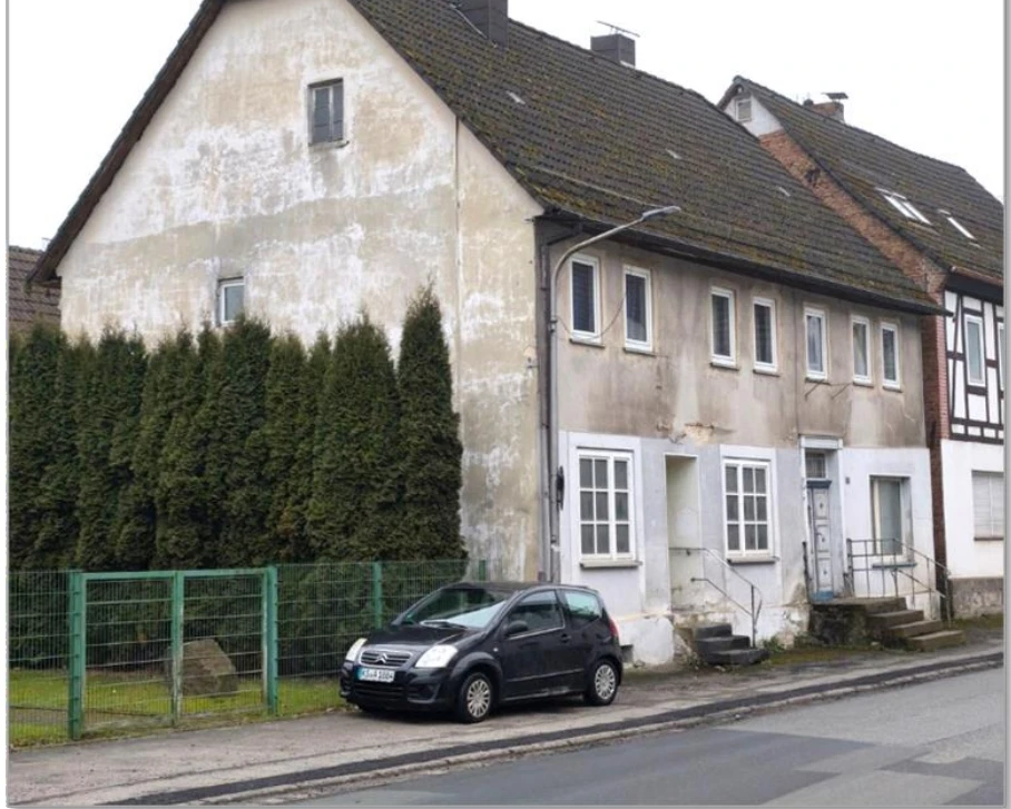 Einfamilienhaus und unbebautes Grundstück in Karlshafen — Bild 2