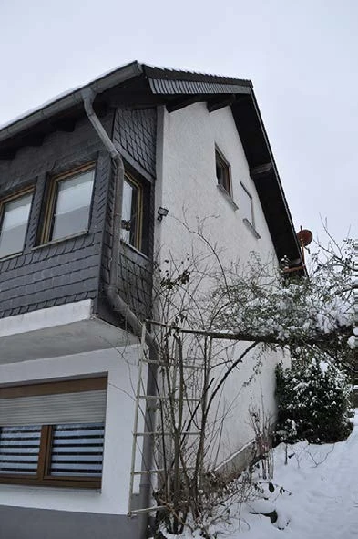 Kfz-Stellplatz, Garage, Mehrfamilienhaus in Lepperfeld — Bild 2