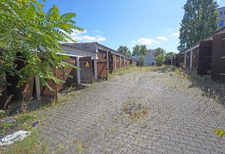 Garage, Grundstück mit Garagenzeilen in Berlin-Neukölln — Bild 2