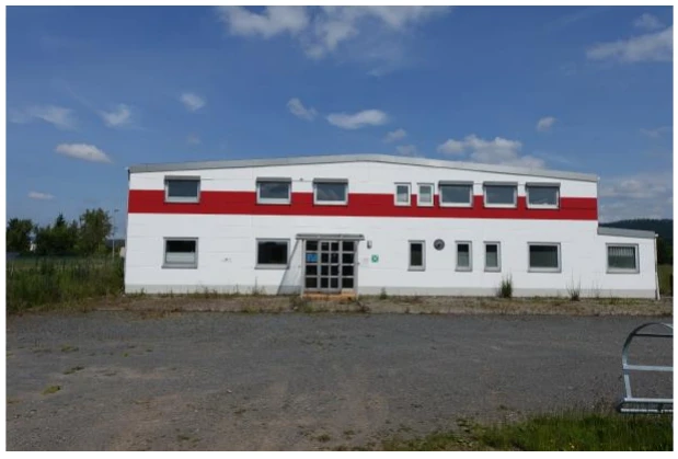 Gewerbegrundstück mit Halle und angebauten Büro- und Sozialtrakt in Ellrich — Bild 2