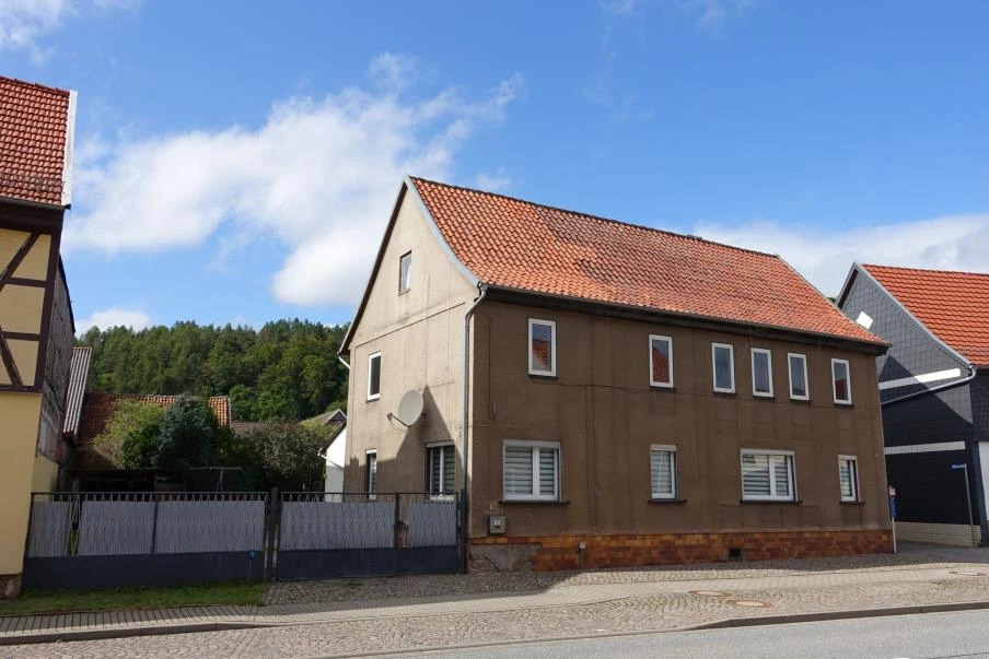 Wohnhaus mit 2 WE und Nebengebäuden in Harztor