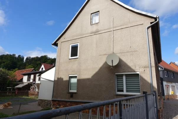 Wohnhaus mit 2 WE und Nebengebäuden in Harztor — Bild 2