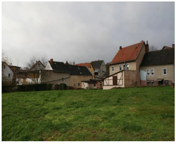 Wohnhaus mit Torfahrt und Stallung in Kyffhäuserland — Bild 2