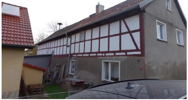 Wohnhaus mit Stallteil und Garagen in Bleicherode — Bild 2