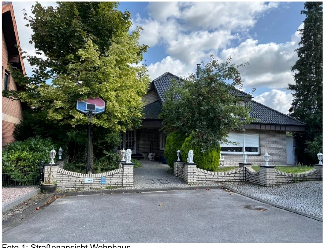 Garage, Einfamilienhaus, Doppelgarage mit überdachtem Freisitz in Gronau — Bild 3