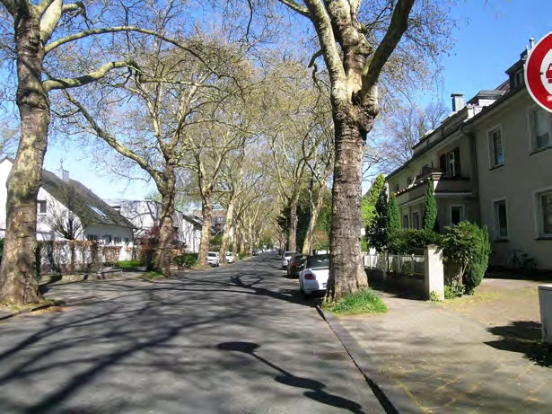 Eigentumswohnung (3 bis 4 Zimmer), Stellplatz in Düsseldorf — Bild 2