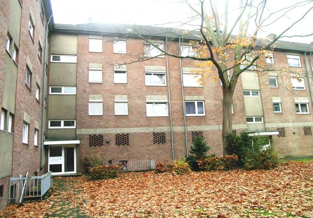 Kfz-Stellplatz, Eigentumswohnung (3 bis 4 Zimmer), (Tiefgarage) in Düsseldorf — Bild 2