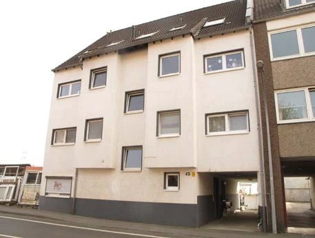 Mehrfamilienhaus, mit Garagen in Düsseldorf