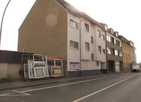 Mehrfamilienhaus, mit Garagen in Düsseldorf — Bild 2